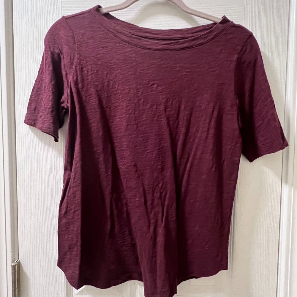 LOFT Women's Burgundy/Wine Short Sleeve Tshirt Top, Size Small